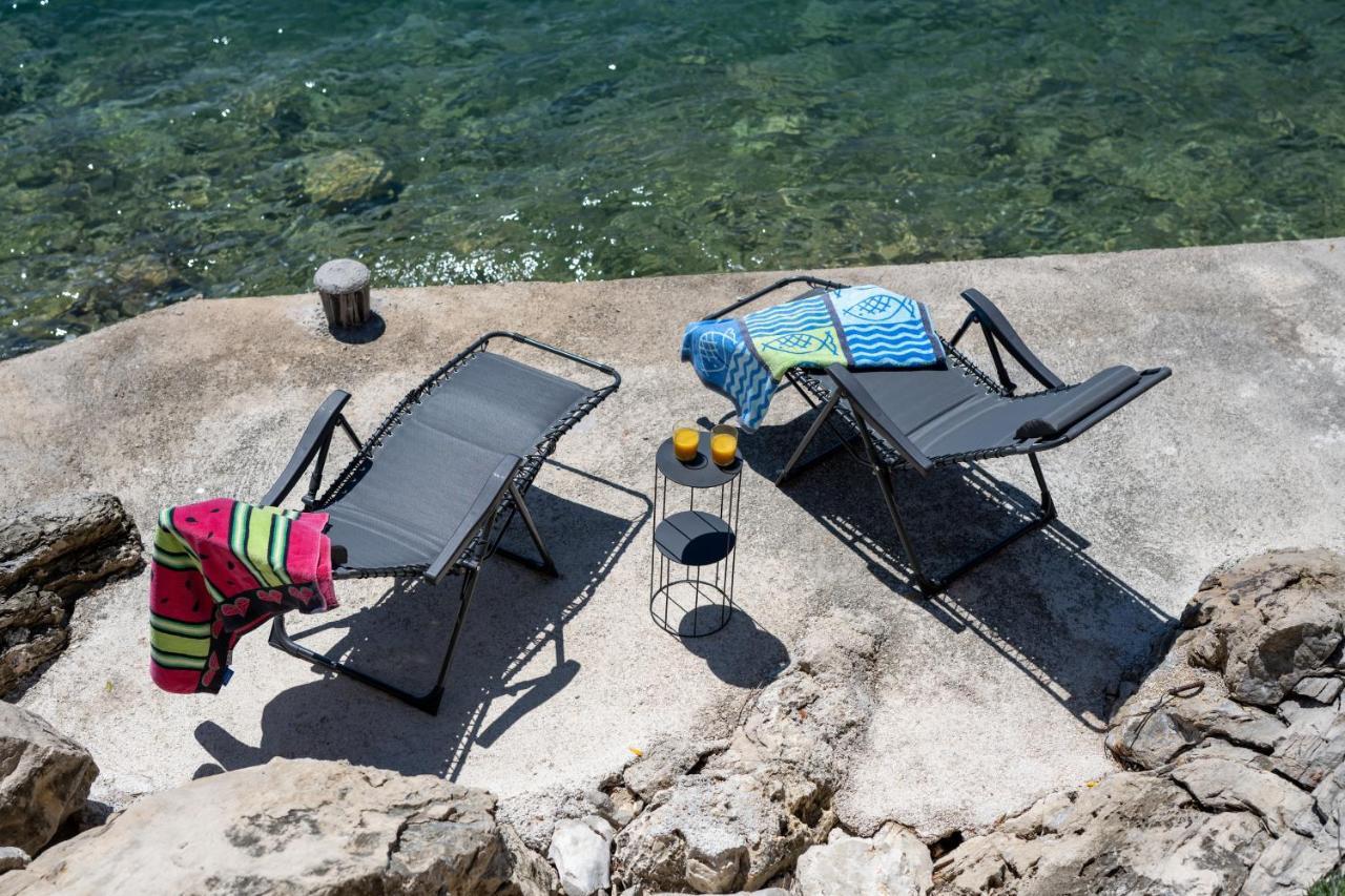 Seaside Cottage Maslina Gdinj Exterior photo